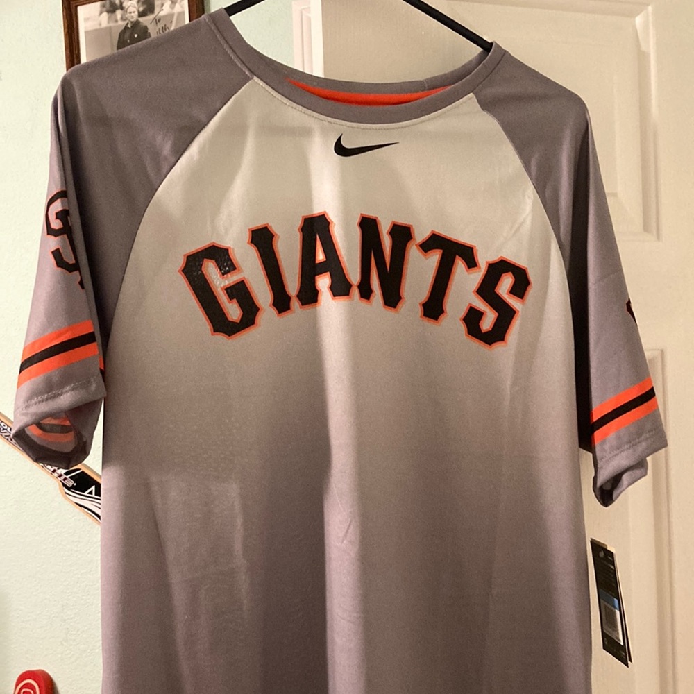 San Francisco Giants Nike Dri-Fit t-shirt. NWT